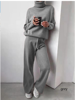 Zweiteiliges Pullover und Hosen Set in Grau