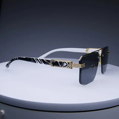 Iva | Moderne Polarized-Sonnenbrille in Schwarz
