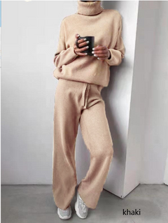 Zweiteiliges Pullover und Hosen Set in Khaki