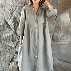 Alice – Sommerkleid in Übergröße – Lässig geknöpft in Grau