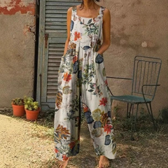 Mirela | Luftige Latzhose mit Blumenmuster in Beige