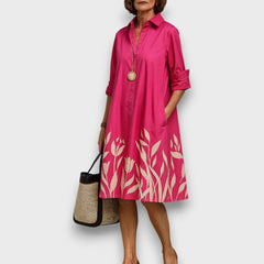 Lunara – Hemdblusenkleid mit Blumenakzent in Rosa