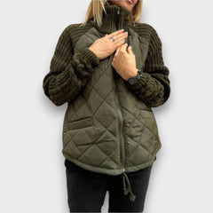 Ravinne – Steppjacke mit Strickärmeln in Grün