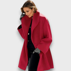 Lerisse – Eleganter Mantel mit Kapuze in Rot