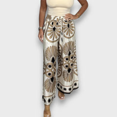 Rania – Fließende Hose mit Print in Weiß