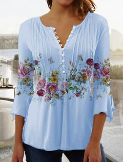 Karoline | Blumige Bluse mit V-Ausschnitt in Hellblau
