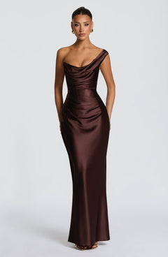 Leni | Damen Figurbetontes One-Shoulder Satin Abendkleid in Braun
