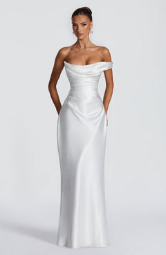 Leni | Damen Figurbetontes One-Shoulder Satin Abendkleid in Weiß