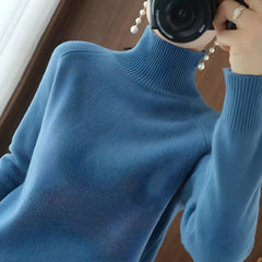 Nerys - Rollkragenpullover in Blau