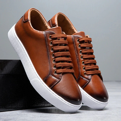 Simon | Hochwertige Herren Leder Sneakers Look in Haselnuss Braun