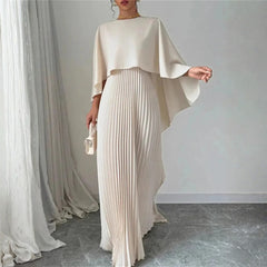 Lilou | Plissee Maxikleid mit Cape für Feste in Beige