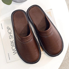 Hugo | Bequeme vegane Lederslippers – Luxus & Entspannung in Braun