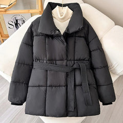 Warmer karierter Reversmantel mit Gürtel in Schwarz