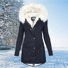 Toya - Der neue Parka Jacke mit Kapuze und Fellfutter in Übergröße in Marineblau