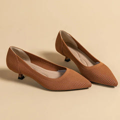 Solvei | Damen Kitten Heel Pumps Spitze Zehenpartie in Braun