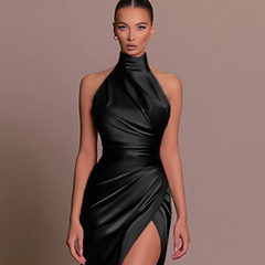 Nadine | Neckholder Abendkleid mit Beinschlitz in Schwarz