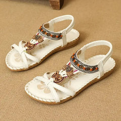 Orthopädische Sandalen Signe mit Boho-Details in Athener Weiß