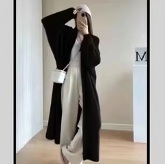 Yassi – Lange Strickjacke aus Kaschmir in Schwarz