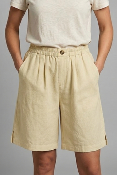 Rania | Damen Bermuda Shorts mit Kordelzug in Beige