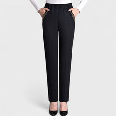 Maira™ | Damenjeans mit Seitentaschen und Elastischer Taille in Schwarz