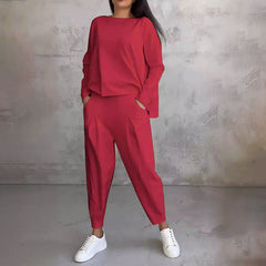 CELIA - SET AUS SWEATSHIRT UND GERADER JOGGINGHOSE in Rot