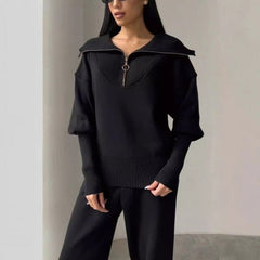 MIREIA - SET AUS PULLOVER UND LOCKERER HOSE in Schwarz