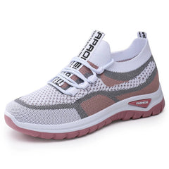 Xarae - leichte, gedämpfte Laufschuhe mit Schnürung in Pink