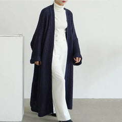 Stylische Strickjacke in Übergröße - Erna in Marineblau