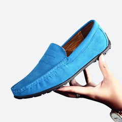 Klassische Wildleder Herren Loafers in Hellblau