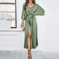 Maja | Damen Elegantes Satin Wickelkleid mit Seitenschlitz in Grün