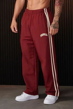 Bryan - Herren Sporthose mit Doppelstreifen-Print in Rot
