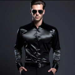 Herrenhemd im glänzenden Business-Stil in Schwarz