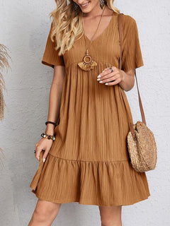 Phoebe - Kleid - Lässiger Plissee-Stil in Braun