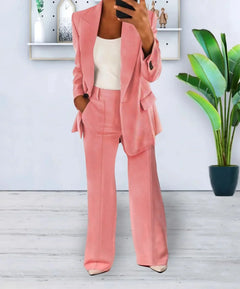 Elegantes zweiteiliges Set für Frauen in Rosa