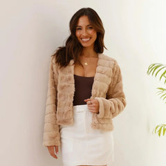 Vera | Damen Kurze Kunstfell Übergangsjacke Offener Kragen – Kunstfell Jacke 2026 in Beige