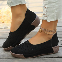 Viktoria | Damen Plateau Loafer mit Lochperforation in Schwarz