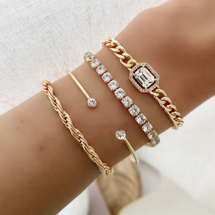Feline - Goldene Armreif-Kollektion