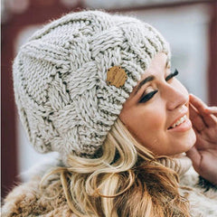 Warme Wintermütze für Frauen - Kariss in Beige