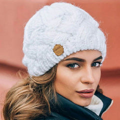 Warme Wintermütze für Frauen - Kariss in Weiß