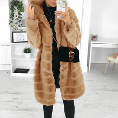 Warmer flauschiger Wintermantel für Frauen - Hiltrud in Braun