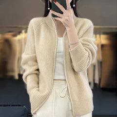 Weiche, bequeme Strickjacke für Frauen - Dagny in Beige
