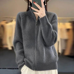 Weiche, bequeme Strickjacke für Frauen - Dagny in Grau