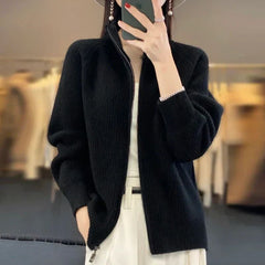 Weiche, bequeme Strickjacke für Frauen - Dagny in Schwarz