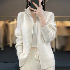 Weiche, bequeme Strickjacke für Frauen - Dagny in Weiß