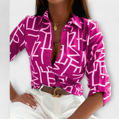 Lorena – Hemdbluse mit grafischem Print und Retro-Flair in Fuchsiamuster