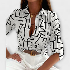 Lorena – Hemdbluse mit grafischem Print und Retro-Flair in Labyrinth