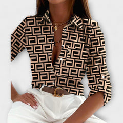 Lorena – Hemdbluse mit grafischem Print und Retro-Flair in Braunmuster