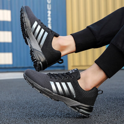 Gestreifte Mesh-Laufschuhe für Herren